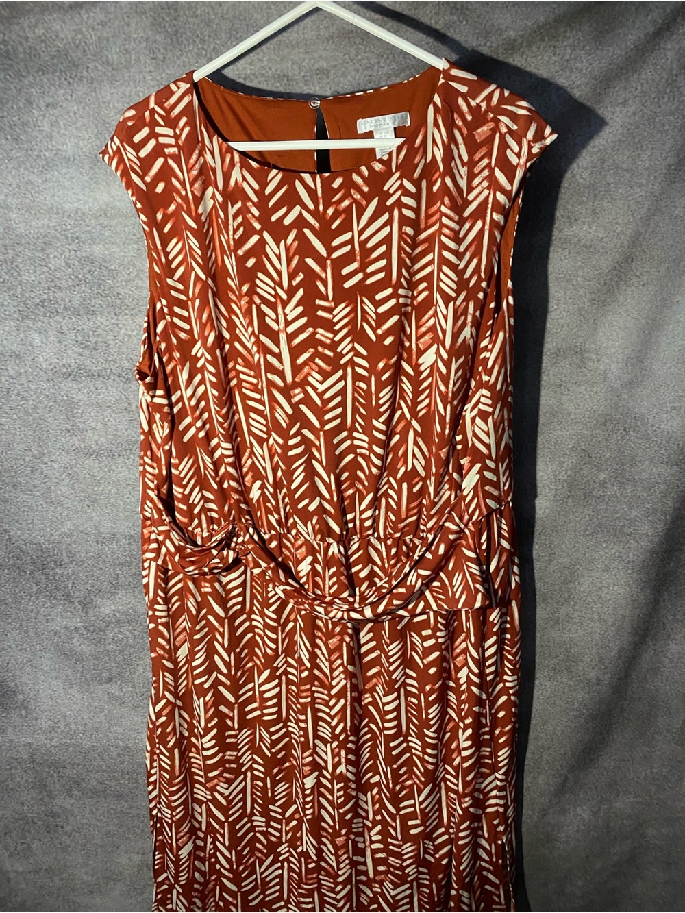 London Times Woman Size 22W Dress Rust Orange Abstract Chevron Midi Sleeveless⁠